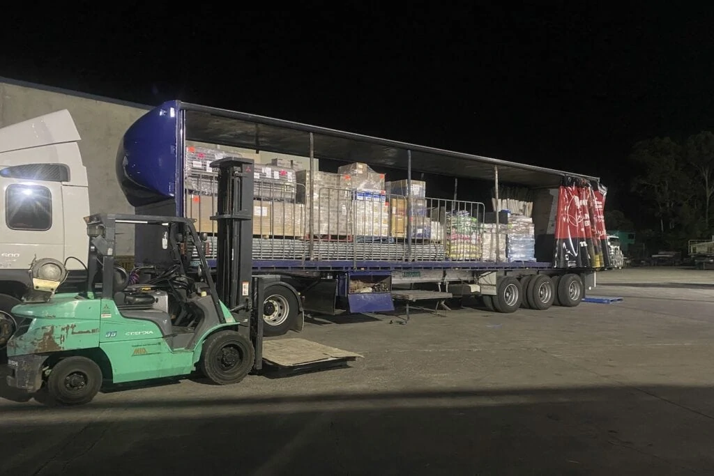 freight forwarding truck for warehousing & distribution